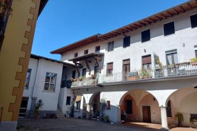 Immagine di copertina dell'inserzione FABBRICATO CON CORTE