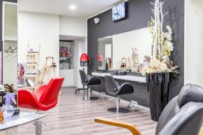 Immagine di copertina dell'inserzione AFFITTASI AVVIATA ATTIVITÀ DI PARRUCCHIERE - PARAT