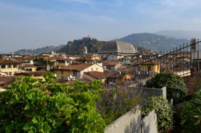 Immagine di copertina dell'inserzione PANORAMICO ATTICO CON TERRAZZO - CENTRO STORICO