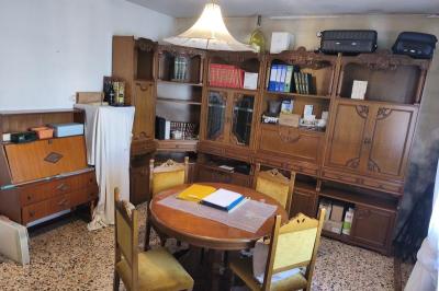 Immagine di copertina dell'inserzione MOBILE SALA CON TAVOLO E SEDIE