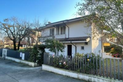 Immagine di copertina dell'inserzione Q.RE NOCE - QUADRILOCALE IN BIFAMILIARE